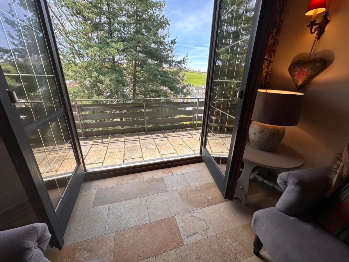 Private Spacious Near Winterberg And Willingen 14 Guests Huge Garden Free Parking For Multiple Cars Willa Olsberg